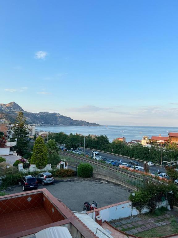 Casa Vacanza Giardini Naxos Taormina Miranaxos Eksteriør bilde